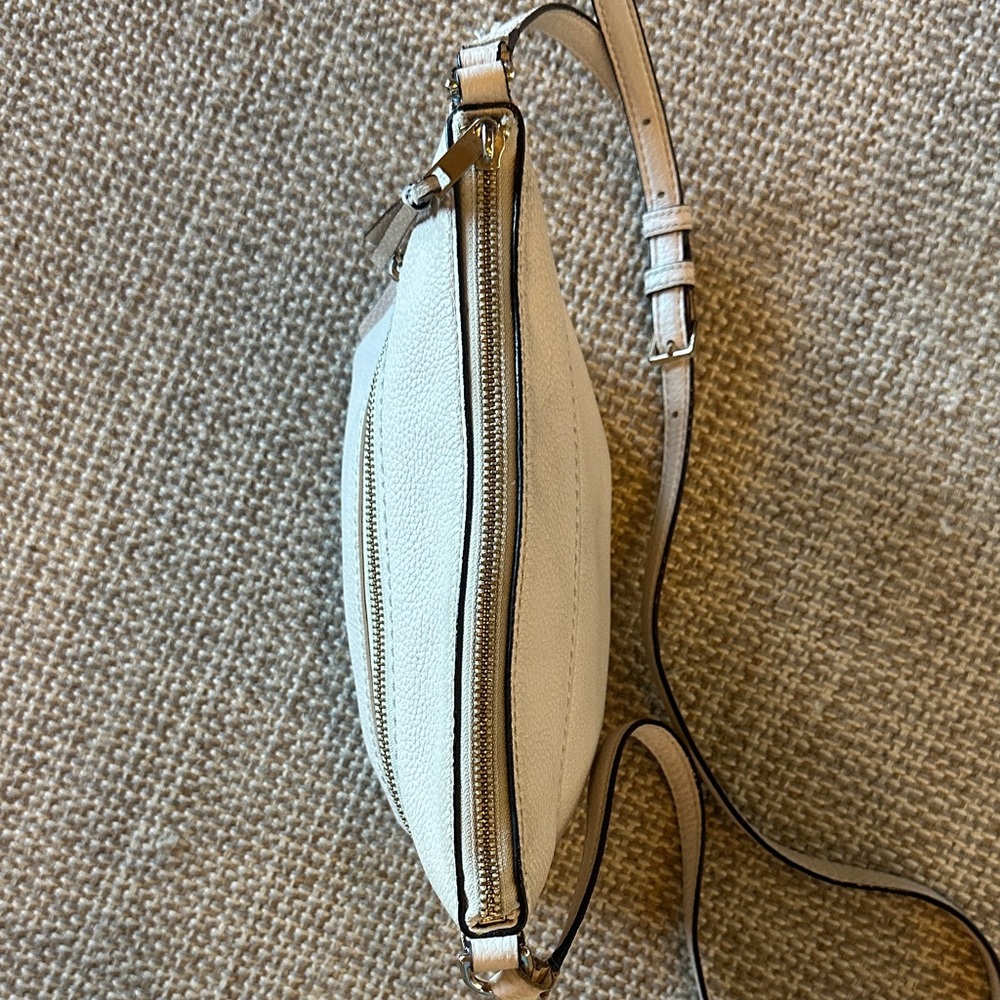 Kate Spade Ivory Crossbody Purse Great Condition!✨ - Picture 6 of 12